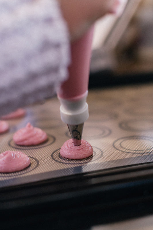Macarons Zitrone, Pistazien und Wald Himbeeren