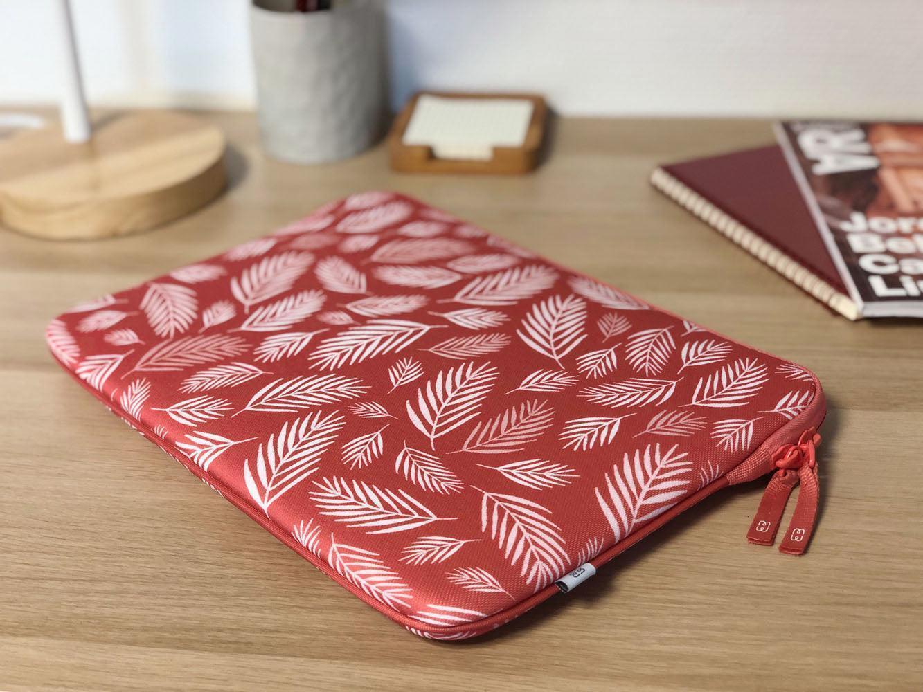 Housse pour MacBook Air/Pro 13″ - Pattern ²Life Botanic Rouge