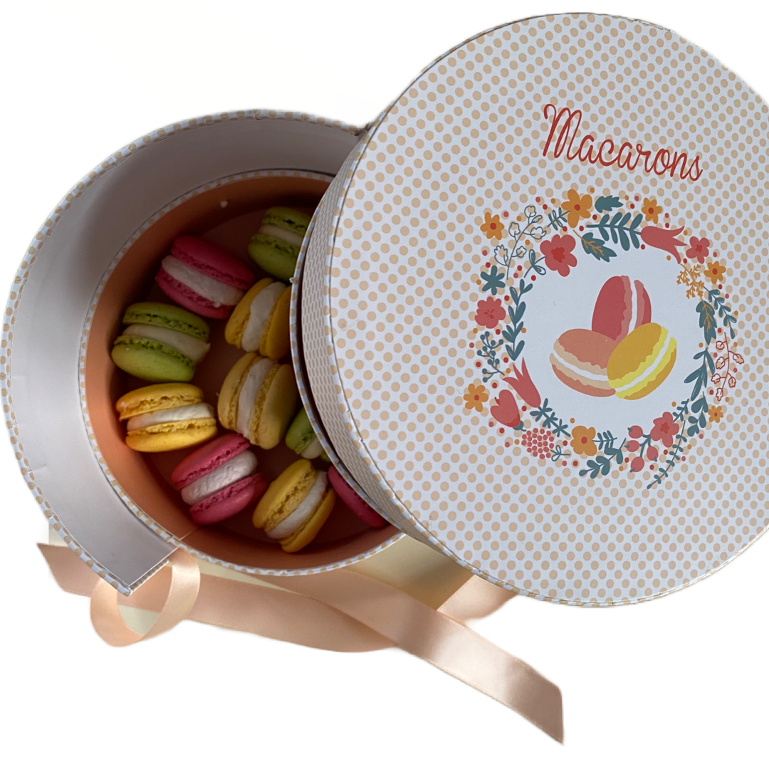 Macarons Zitrone, Pistazien und Wald Himbeeren