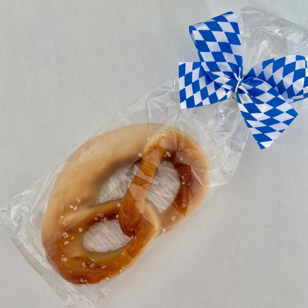 Edelmarzipan Brezel