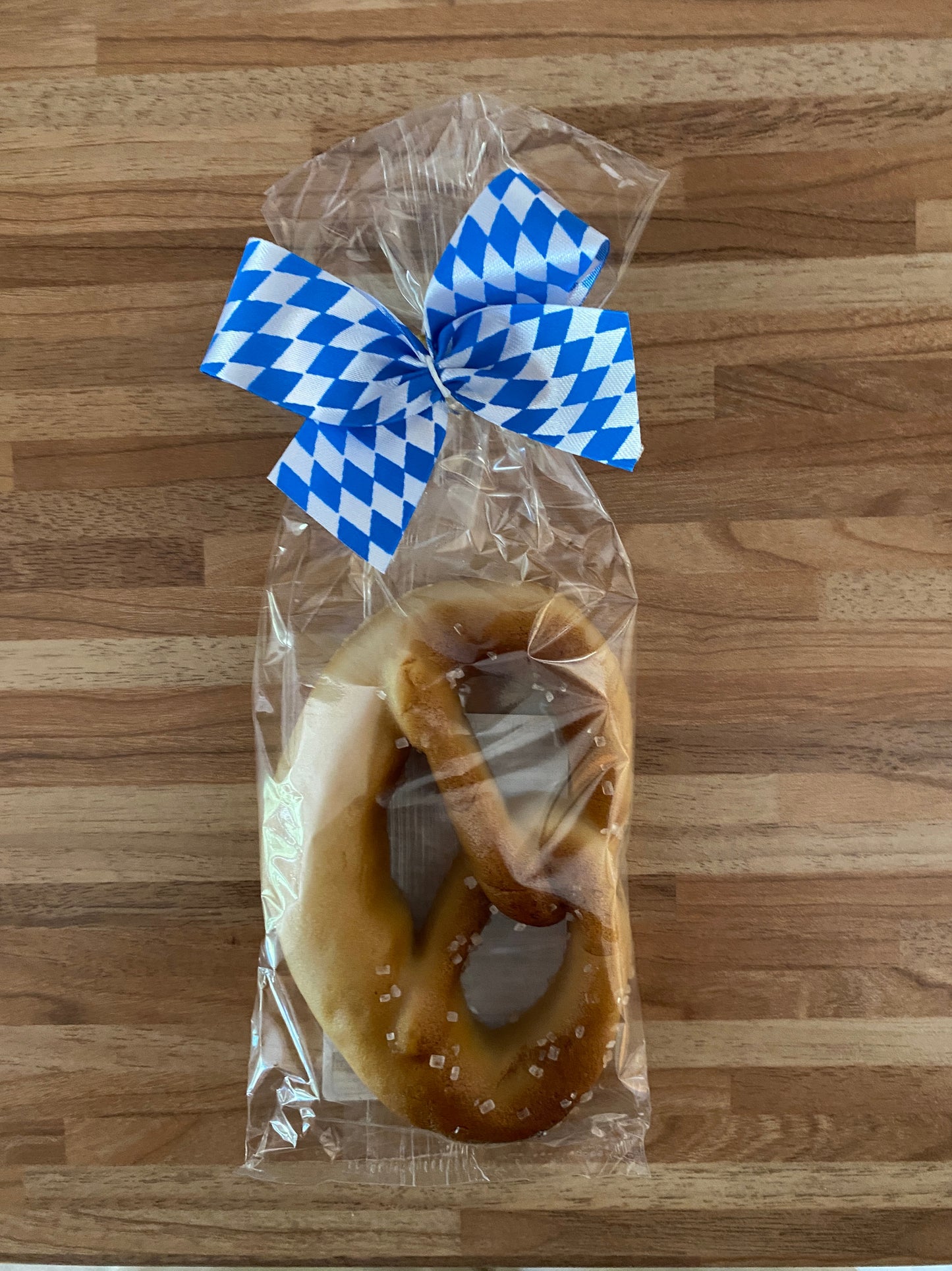 Edelmarzipan Brezel